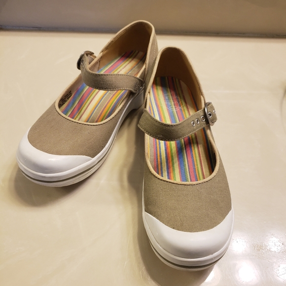 dansko vegan mary jane